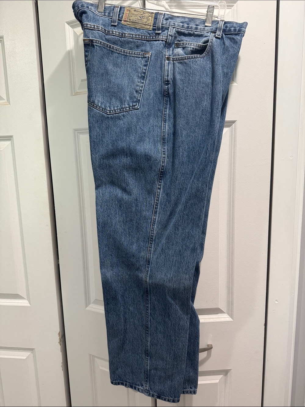 RedHead Men's Relaxed Straight-Leg Jeans in Blue Denim 42x32